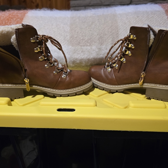 Girls Brown Ankle Boots with Lined Trim. - Picture 3 of 6